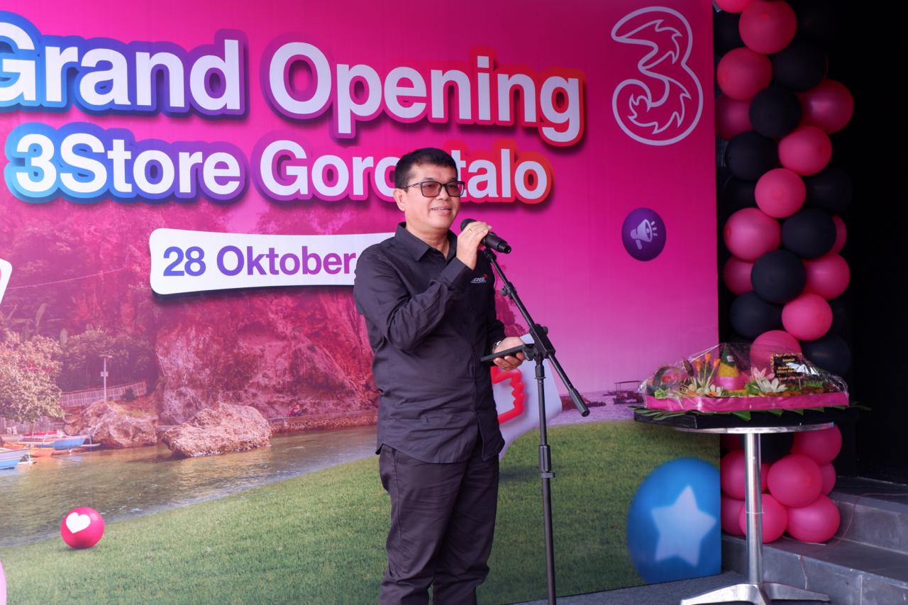 Tri Resmikan 3Store di Gorontalo untuk hadirkan layanan digital lebih dekat ke pelanggan.(Foto : Dok. Indosat)