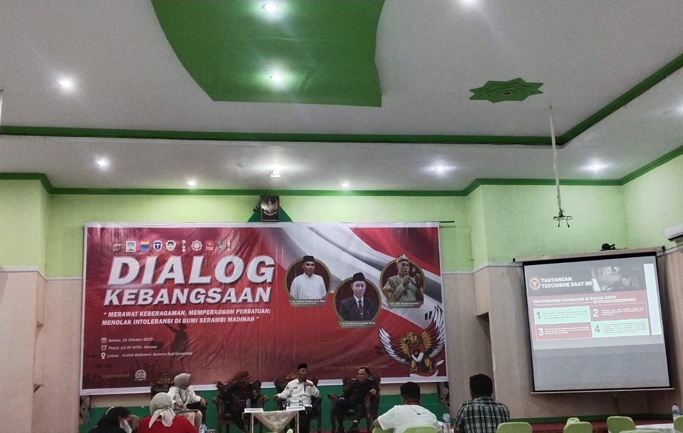Suasana diskusi publik bertema  Merawat Persatuan, Memperkokoh Keragaman, dan Menolak Intoleransi di Bumi Serambi Madinah” yang digelar oleh Cipayung Plus Gorontalo di Gedung Asrama Haji Gorontalo pada Selasa (21/10/2025).(Foto : Penagar.id/Sucipto Mokodompis)