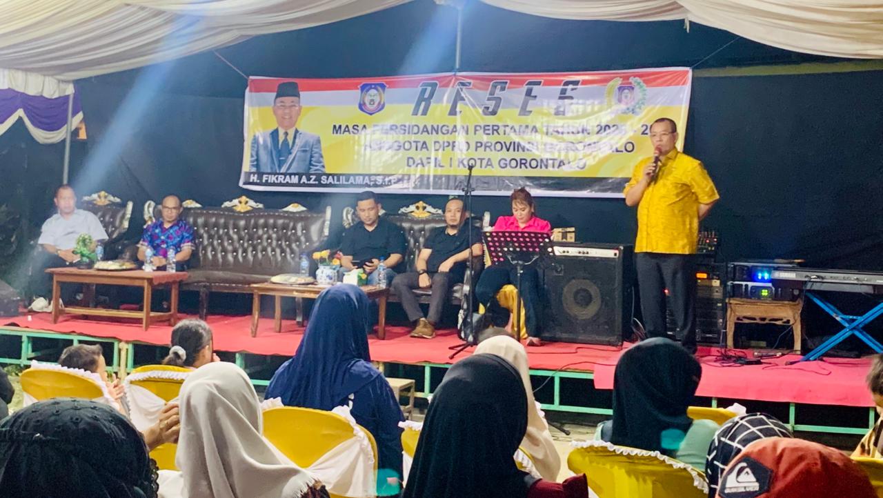Anggota DPRD Provinsi Gorontalo, Fikram Salilama saat melakukan reses di Kelurahan Dulalowo, Kecamatan Kota Tengah, Kota Gorontalo, Rabu (22/10/2025).(Penagar.id/Abdulharis Kune)