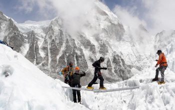 500 Pendaki Terjebak di Gunung Everest