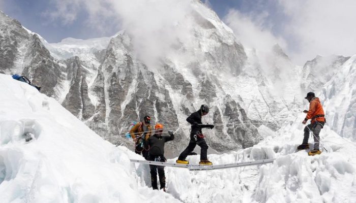 500 Pendaki Terjebak di Gunung Everest