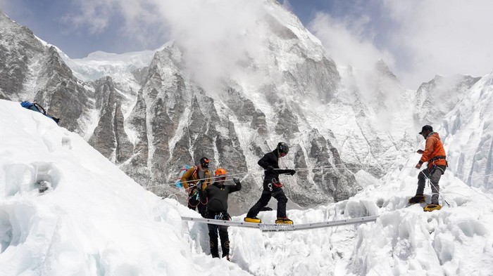 Ilustrasi. Gunung Everest.(Foto : Purnima Shrestha/Reuters)