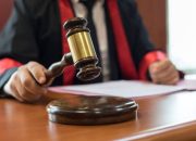 Ilustrasi palu hakim.(Foto : iStockphoto/bymuratdeniz)