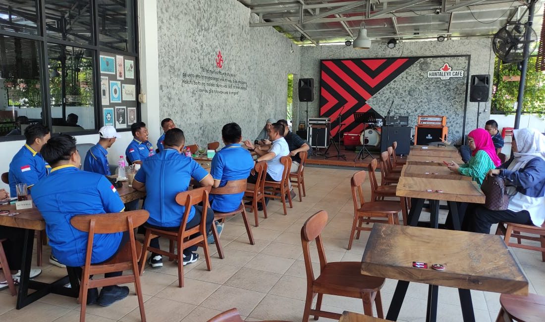 Suasana pertemuan Komisi IV bersama pimpinan harian DPD KNPI Provinsi Gorontalo dan Kabupaten Gorontalo, Minggu (2/11/2025). (Foto : Dok. HUMAS DPRD)