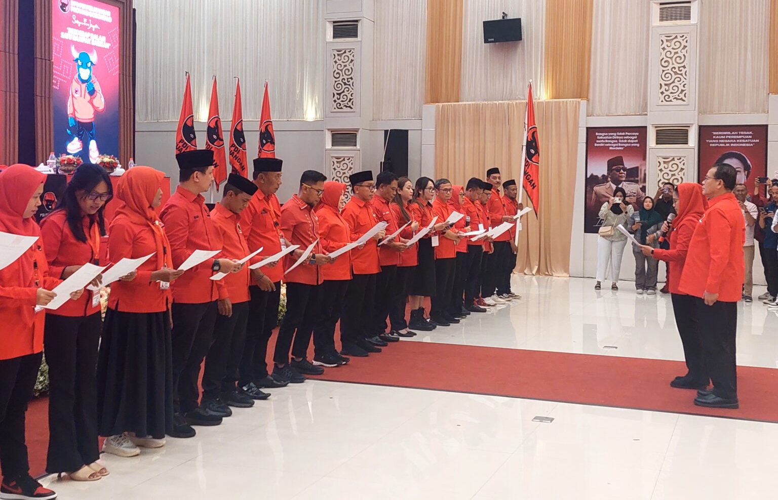 Suasana berlangsungnya Konferensi Daerah (Konferda) dan Konferensi Cabang (Konfercab) PDI Perjuangan yang digelar di Gorontalo Convention Center (GCC) pada Selasa, 2 Desember 2025. (Foto : Dok. Ist.)