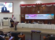 Ketua Pansus Pertambangan, Meyke Camaru saat memaparkan laporannya. (Foto : HUMAS DPRD)