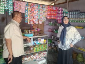 Komisi IV DPRD Provinsi Gorontalo saat melakukan  peninjauan langsung penerima bantuan UEP di Desa Bualemo, Kecamatan Kwandang, Kabupaten Gorontalo Utara, Kamis (19/2/2026). (Foto : Dok. Ist.)