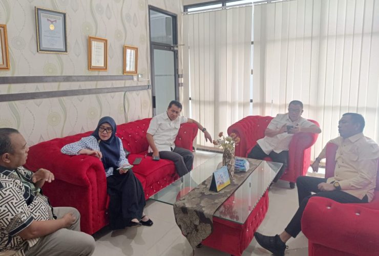 Pimpinan dan anggota Komisi IV DPRD Provinsi Gorontalo melakukan inspeksi langsung ke Dinas Kesehatan Kabupaten Gorontalo pada Jumat (20/2/2026).(Foto : Dok. HUMAS DPRD)
