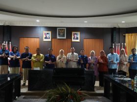 Suasana foto bersama saat Sekretaris Komisi IV DPRD Provinsi Gorontalo, Ghalib Lahidjun, menghadiri kegiatan Forum Komunikasi Pemangku Kepentingan Utama yang dirangkaikan dengan Forum Pemangku Kepentingan Provinsi Gorontalo Tahun 2026, Kamis (12/3/2026). (Foto : Dok. HUMAS DPRD)