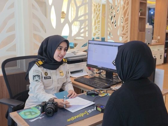 Pelayanan di Kantor Imigrasi tetap berjalan optimal meski sebagian ASN bekerja dari rumah.(Foto : Dok. Imigrasi)