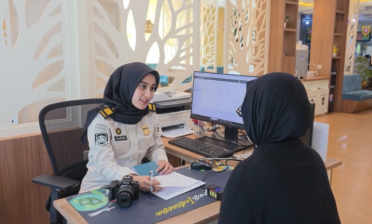 Pelayanan di Kantor Imigrasi tetap berjalan optimal meski sebagian ASN bekerja dari rumah.(Foto : Dok. Imigrasi)