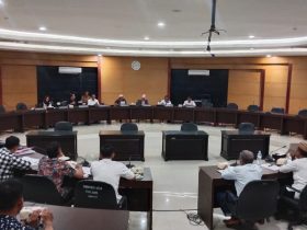 Suasana rapat dengar pendapat (RDP) di Ruang Doluhupa, DPRD Provinsi Gorontalo, Selasa (7/4/2025). (Foto : Penagar.id/Iwan Mokodompis)