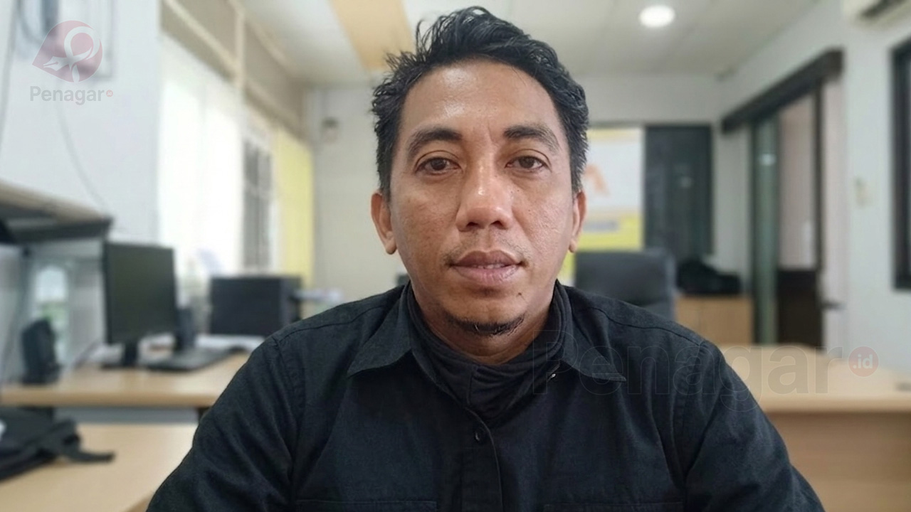 Ketua Lembaga Swadaya Masyarakat (LSM) Green Leave, Anto Margarito. (Foto : Penagar.id/Iwan Mokodompis)