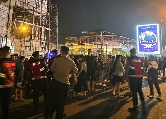 Polisi Perketat Pengamanan Pasca Kebakaran Mega Mall Manado. (Foto : Dok. Polri)