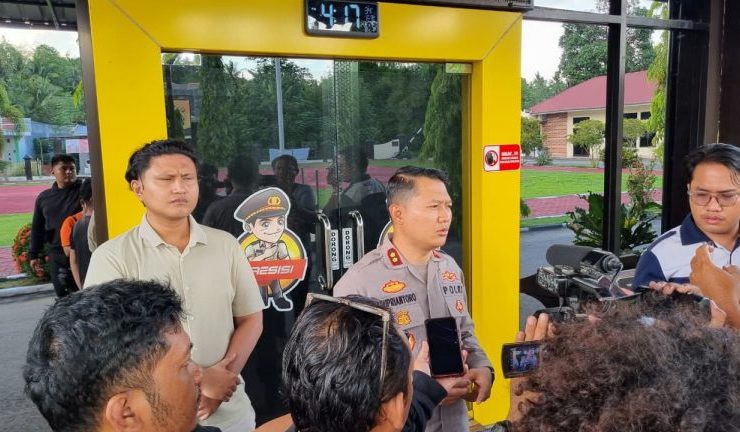 Polisi Amankan 6 Orang Usai Video Kelompok Bersajam di Tambang Bone Bolango Viral. (Foto ; Dok. Polri)