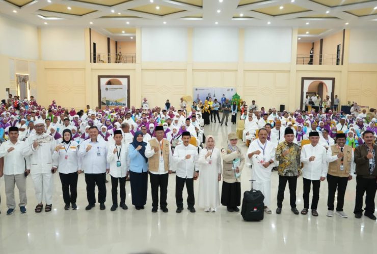 Imigrasi Gorontalo memperkuat layanan keberangkatan jamaah haji 2026 melalui optimalisasi skema Mecca Route guna mendukung proses perjalanan yang lebih cepat, tertib, dan nyaman bagi jamaah. (Foto : Dok. Imigrasi)