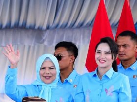 Wakil Gubernur Gorontalo, Idah Syahidah Rusli Habibie saat mendampingi Gubernur Maluku Utara, Sherly Tjoanda di puncak kegiatan PENAS XVII Tani dan Nelayan 2026 di Kabupaten Gorontalo, Rabu (24/06/2026). (Foto : Dok. Ist.)